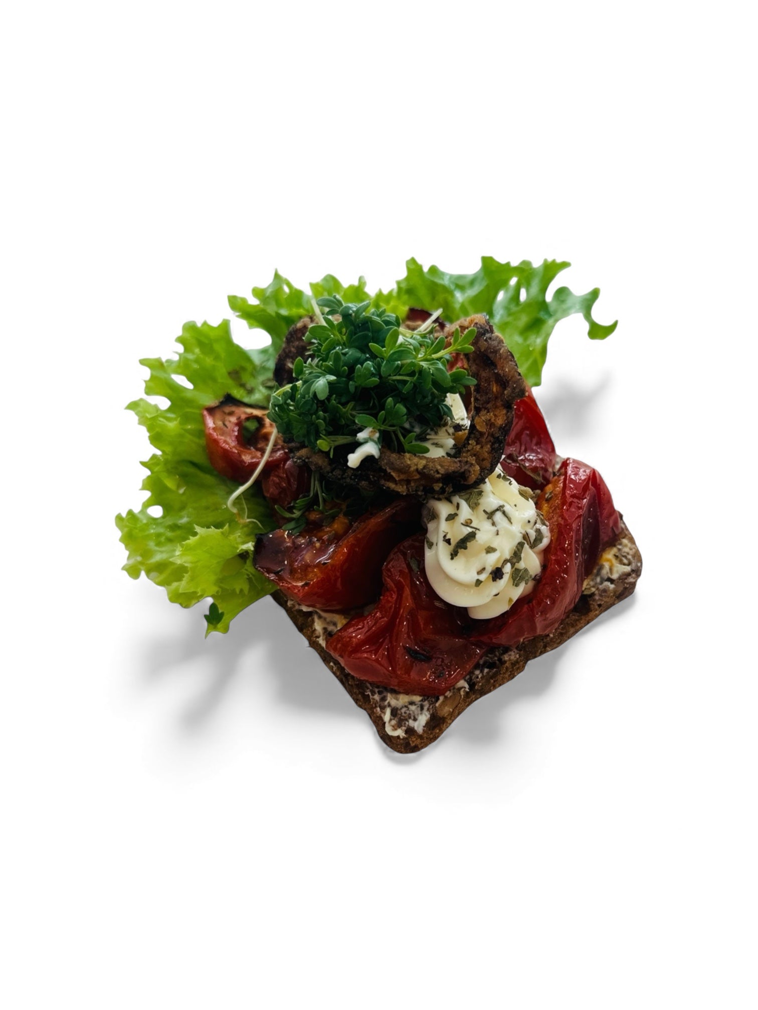 Ovnbagt tomat med basilikum mayo og friteret løg på rugbrød - vegetar