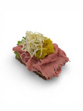Roastbeef, pickles & revet peberrod